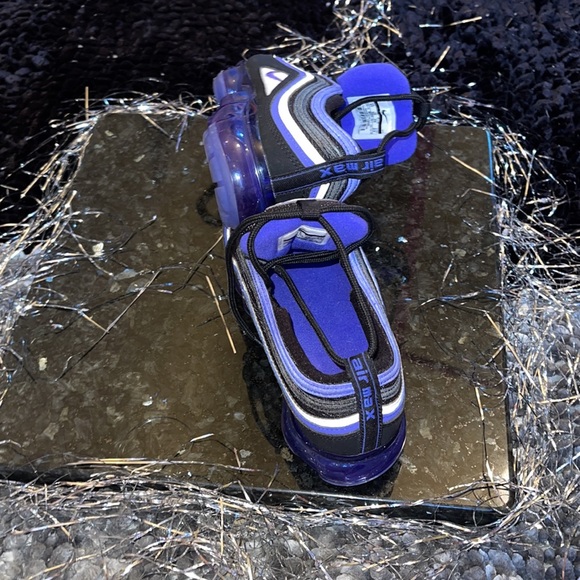 One of Nike extremely attractive, versatile shoe. - Picture 17 of 17